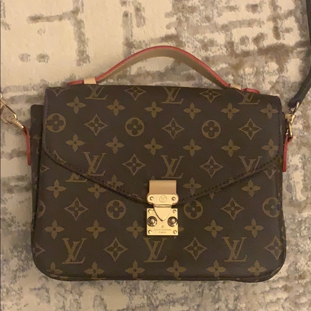 L....v... c...op..y bag!